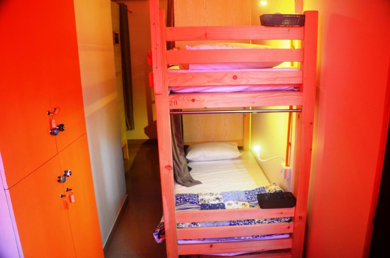 Salaam Namastey Backpackers Vandrarhem Mumbai Exteriör bild