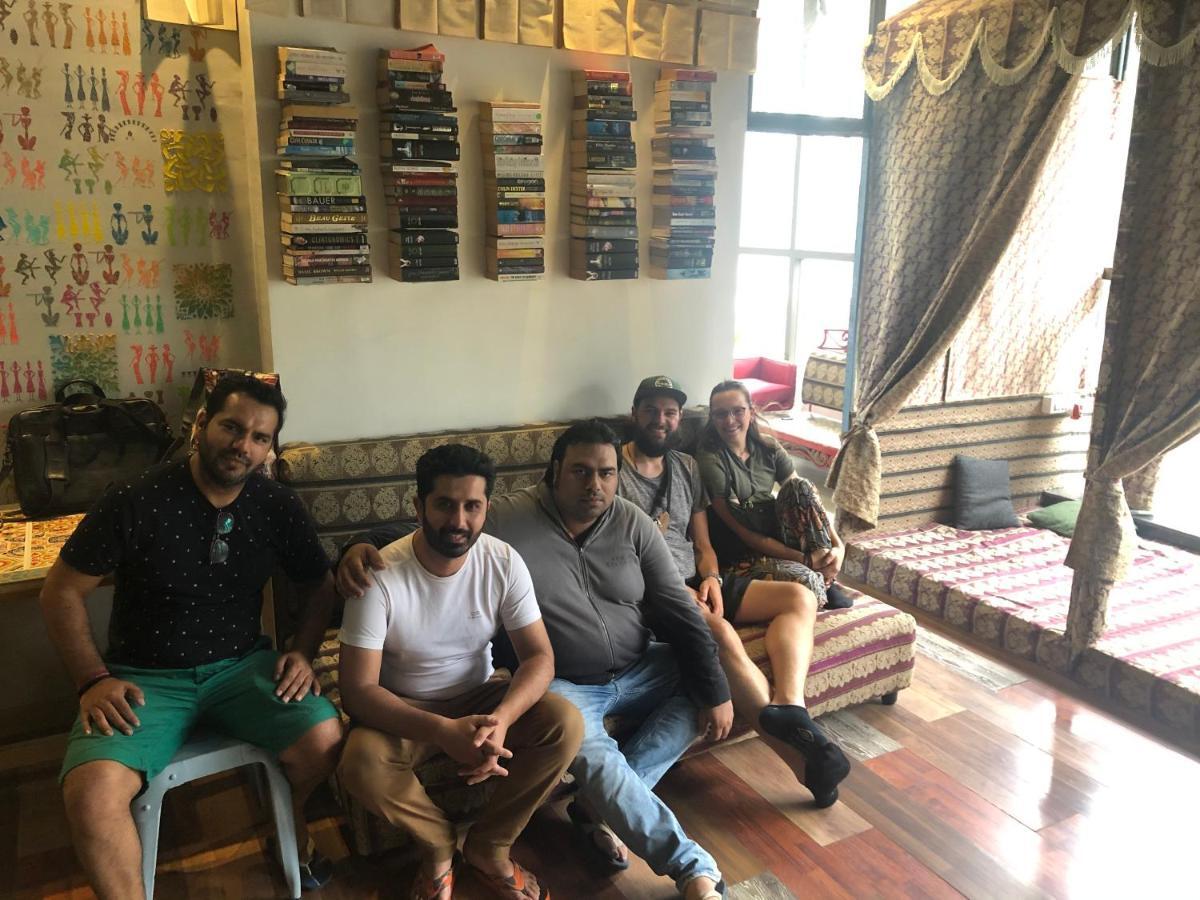 Salaam Namastey Backpackers Vandrarhem Mumbai Exteriör bild
