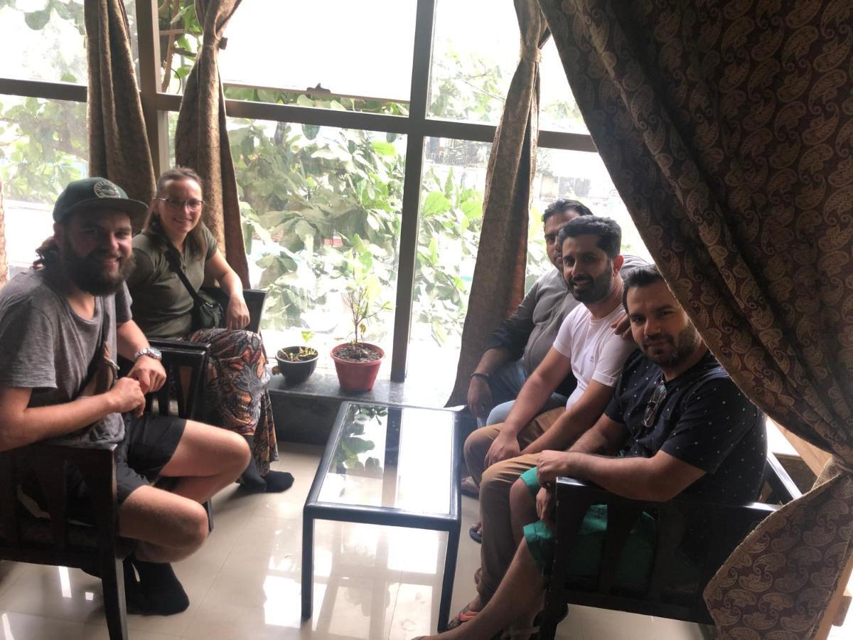 Salaam Namastey Backpackers Vandrarhem Mumbai Exteriör bild