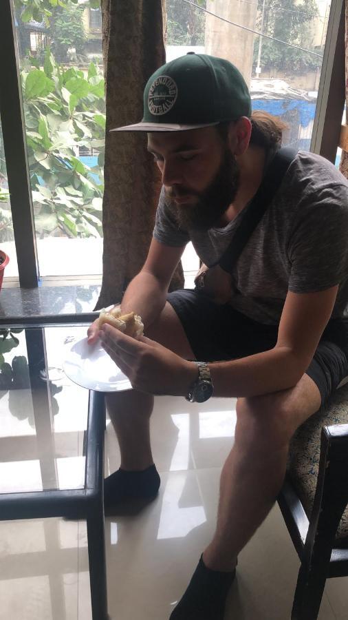 Salaam Namastey Backpackers Vandrarhem Mumbai Exteriör bild